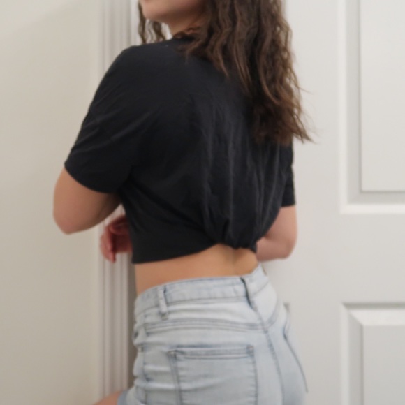 Nike Crop Top 😍 - Picture 2 of 4